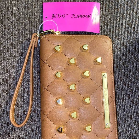 Betsey Johnson Handbags - Betsey Johnson Wristlet